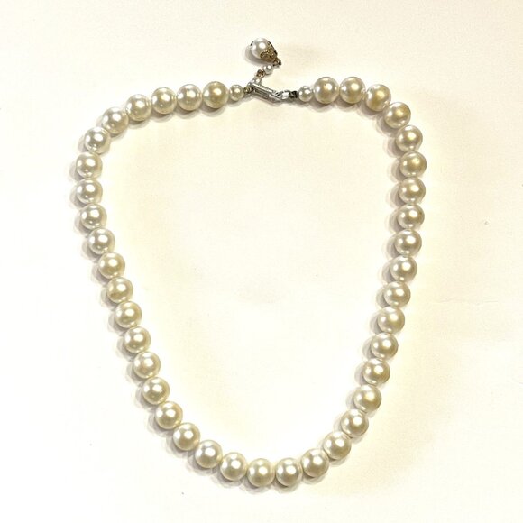 Vintage Strand of Faux Ivory Pearls with Hook Closure - Picture 2 of 5